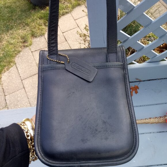 VTG COACH BLACK Side pack Turnlock Leather cross Body Phone Purse 9978 USA - Picture 10 of 11